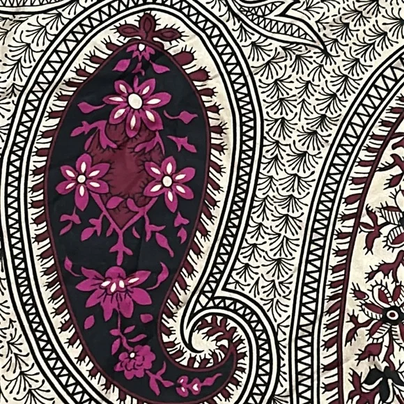 OSCAR Paisley Patterned Scarf - 100% Silk